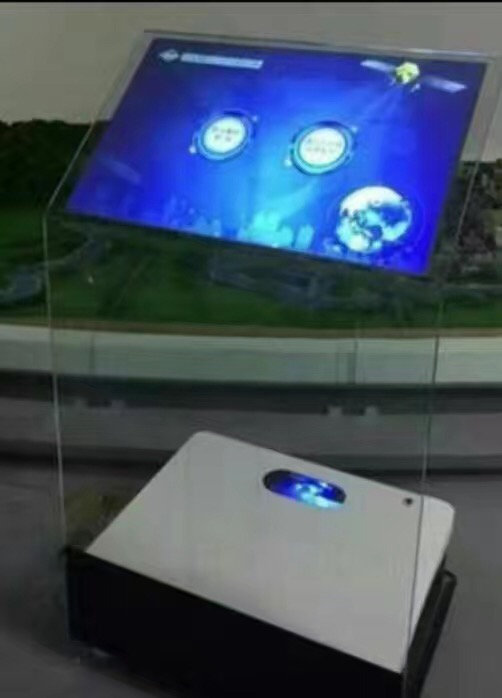 Kiosque tactile de projection arri&egrave;re