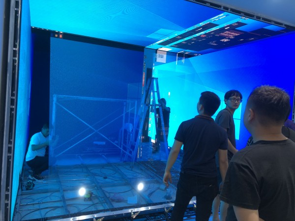 Foil de miroir à rouleau de 200 mètres pour le fantôme de la grotte LED immersive 
